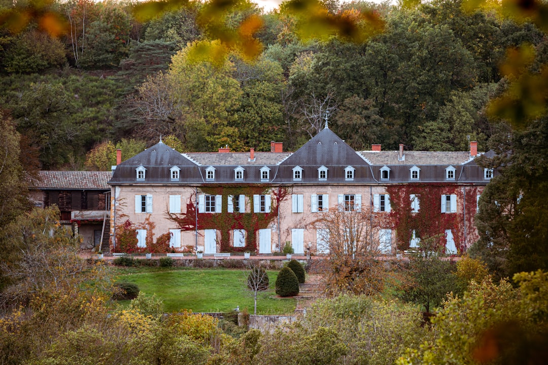 Photo haunted houses